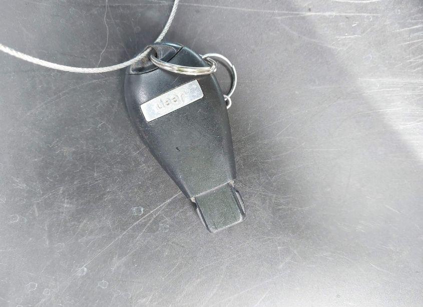 Photo 11 of 2016 Jeep Cherokee 75TH ANNIVERSARY (VIN 1C4PJLCB2GW256500)