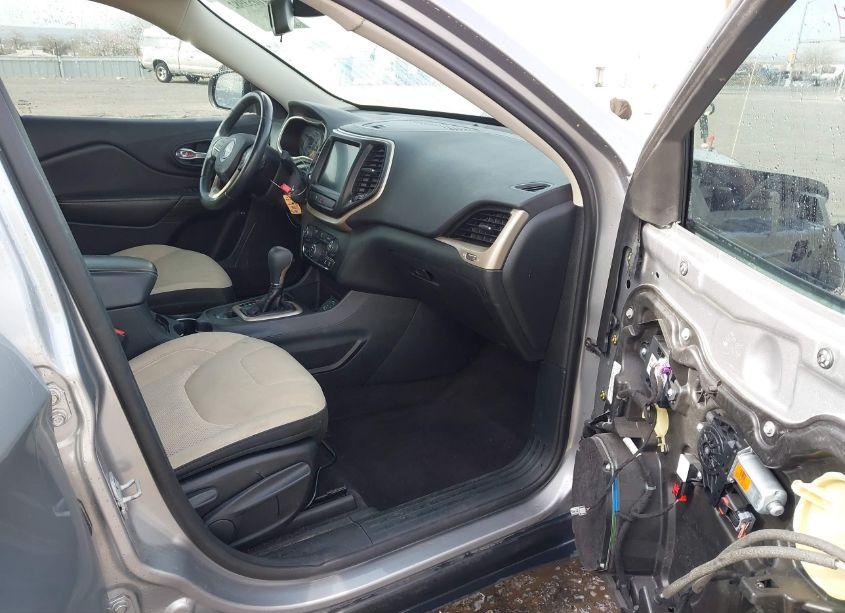 Photo 5 of 2016 Jeep Cherokee 75TH ANNIVERSARY (VIN 1C4PJLCB2GW256500)