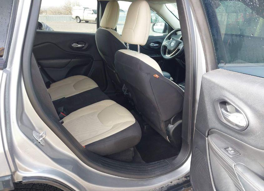 Photo 8 of 2016 Jeep Cherokee 75TH ANNIVERSARY (VIN 1C4PJLCB2GW256500)