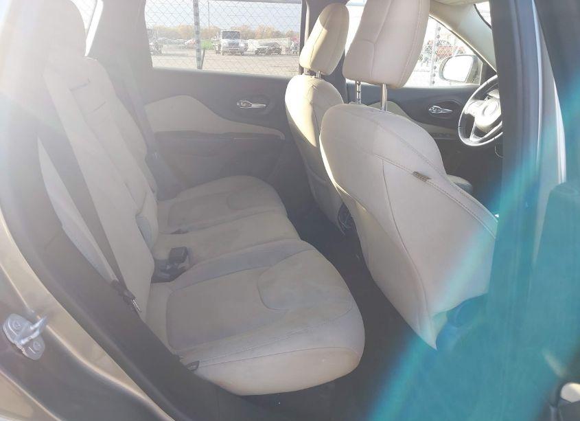 Photo 8 of 2016 Jeep Cherokee LATITUDE (VIN 1C4PJLCB2GW259090)