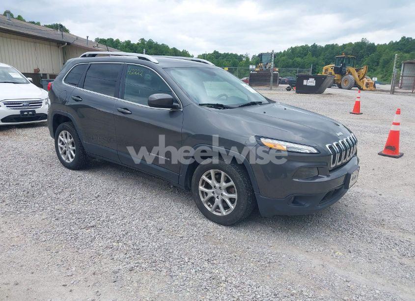 2017 Jeep Cherokee LATITUDE FWD (VIN 1C4PJLCB2HW566065) main photo