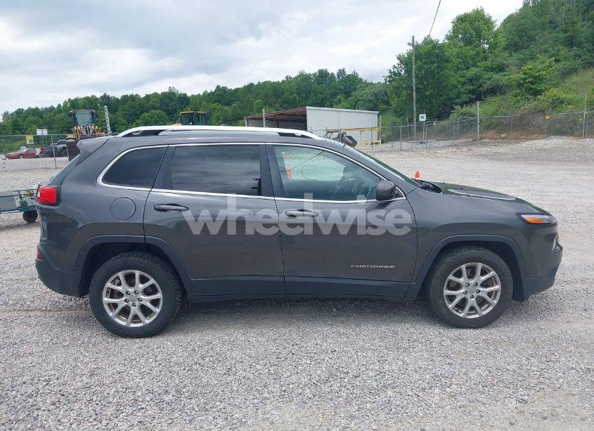 Photo 14 of 2017 Jeep Cherokee LATITUDE FWD (VIN 1C4PJLCB2HW566065)