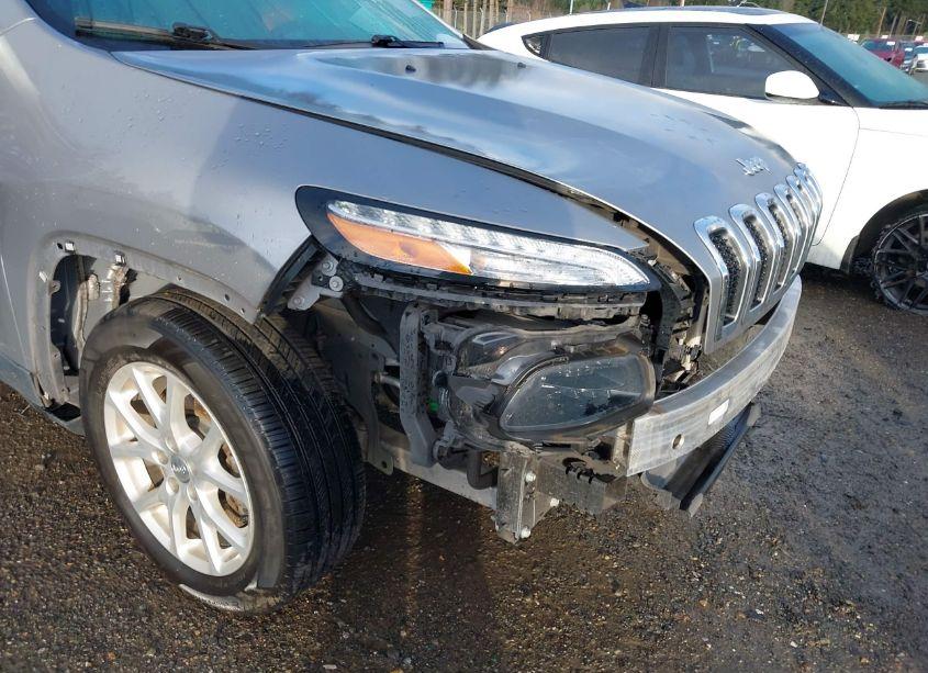 Photo 19 of 2017 Jeep Cherokee LATITUDE FWD (VIN 1C4PJLCB2HW619699)