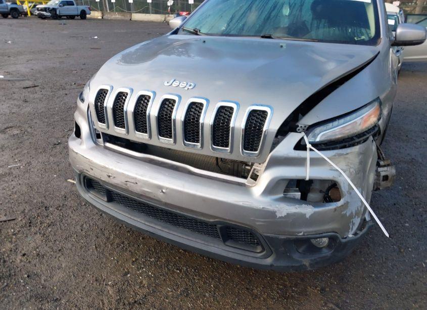 Photo 22 of 2017 Jeep Cherokee LATITUDE FWD (VIN 1C4PJLCB2HW619699)