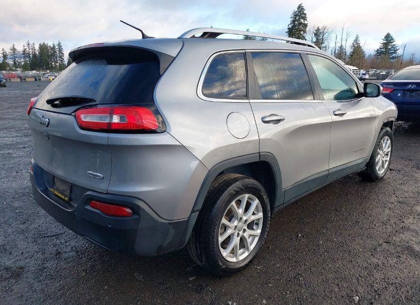 Photo 4 of 2017 Jeep Cherokee LATITUDE FWD (VIN 1C4PJLCB2HW619699)