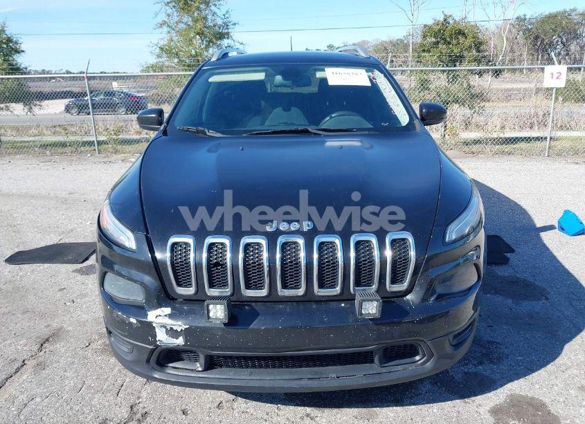 Photo 12 of 2018 Jeep Cherokee LATITUDE FWD (VIN 1C4PJLCB2JD511231)