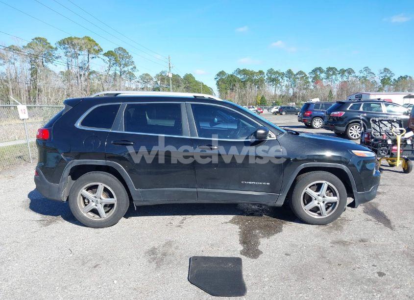 Photo 13 of 2018 Jeep Cherokee LATITUDE FWD (VIN 1C4PJLCB2JD511231)