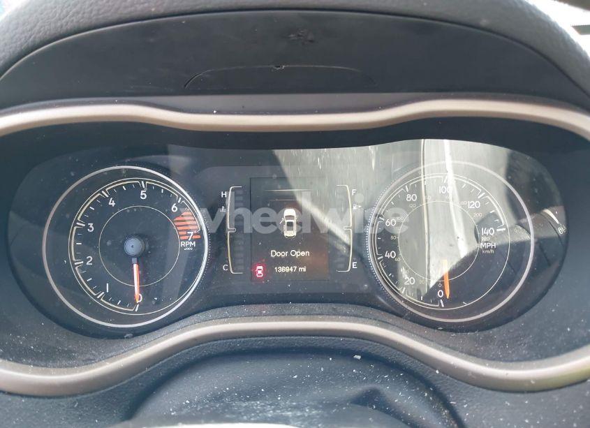 Photo 7 of 2018 Jeep Cherokee LATITUDE FWD (VIN 1C4PJLCB2JD511231)