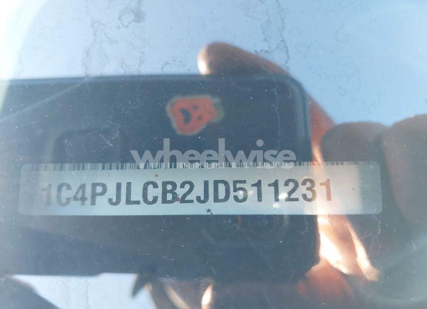 Photo 9 of 2018 Jeep Cherokee LATITUDE FWD (VIN 1C4PJLCB2JD511231)