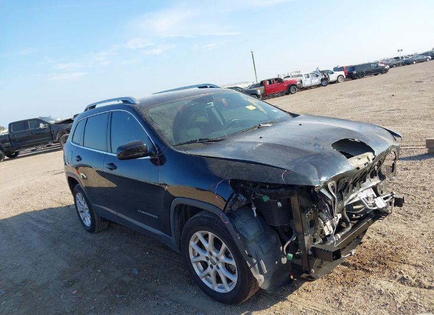 Photo 13 of 2018 Jeep Cherokee LATITUDE FWD (VIN 1C4PJLCB2JD566813)