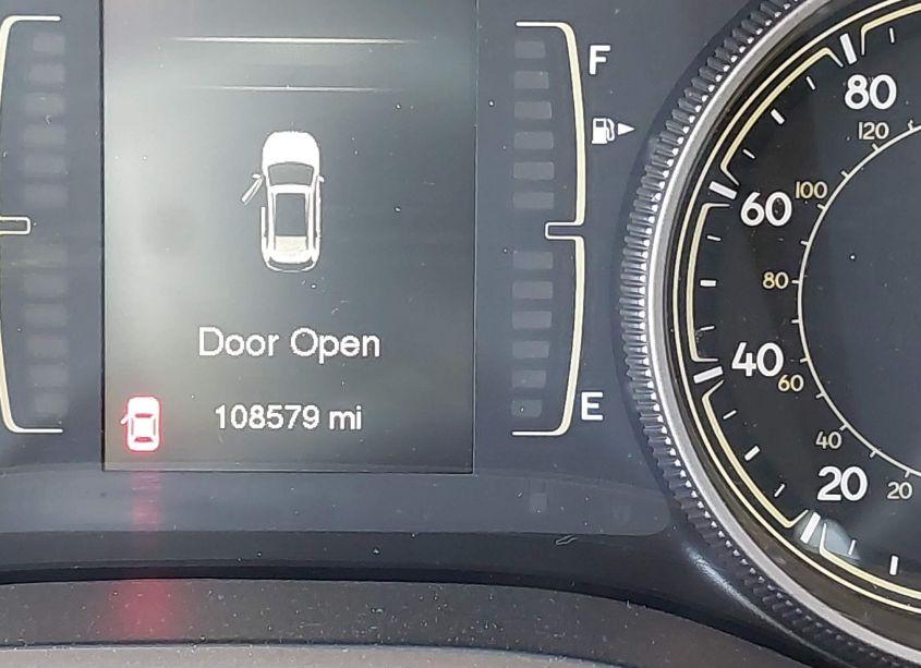 Photo 15 of 2018 Jeep Cherokee LATITUDE FWD (VIN 1C4PJLCB2JD566813)