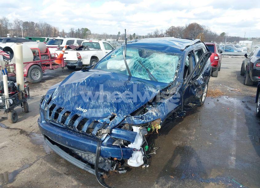 Photo 6 of 2018 Jeep Cherokee LATITUDE FWD (VIN 1C4PJLCB2JD596278)