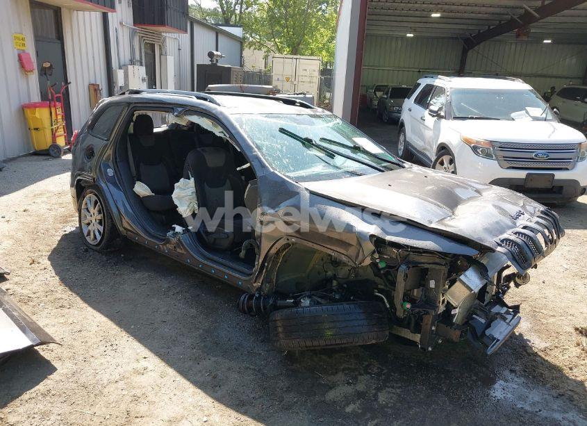 2018 Jeep Cherokee LATITUDE TECH CONNECT FWD (VIN 1C4PJLCB2JD605058) main photo