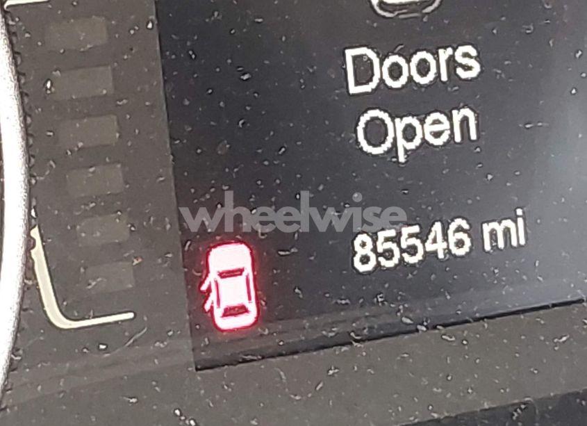 Photo 7 of 2018 Jeep Cherokee LATITUDE TECH CONNECT FWD (VIN 1C4PJLCB2JD605058)