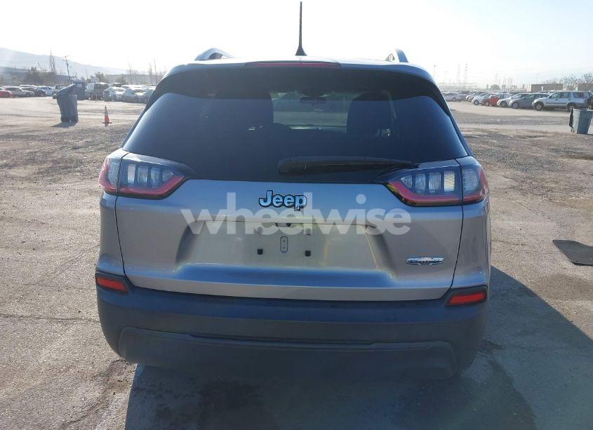 Photo 16 of 2019 Jeep Cherokee LATITUDE FWD (VIN 1C4PJLCB2KD296791)