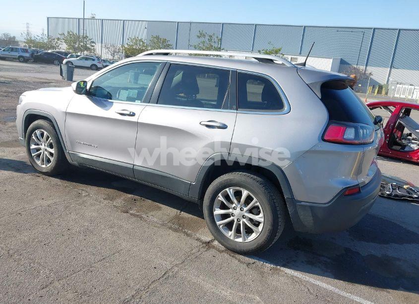 Photo 3 of 2019 Jeep Cherokee LATITUDE FWD (VIN 1C4PJLCB2KD296791)