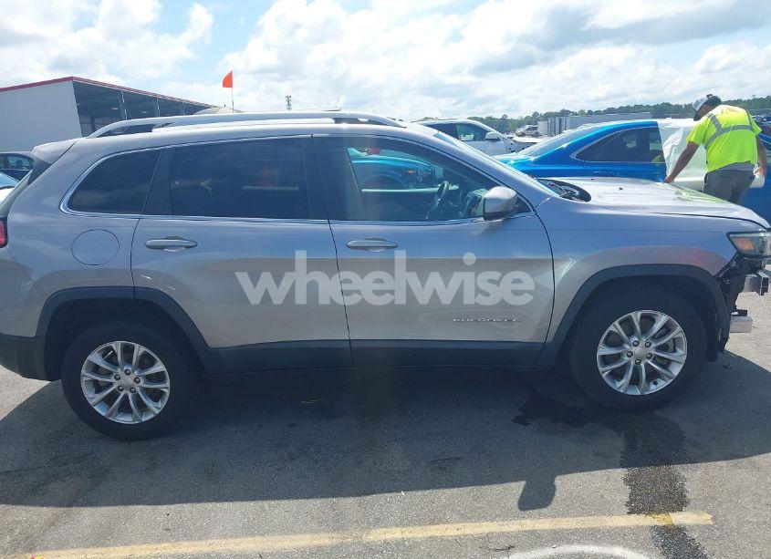 Photo 14 of 2019 Jeep Cherokee LATITUDE FWD (VIN 1C4PJLCB2KD325965)