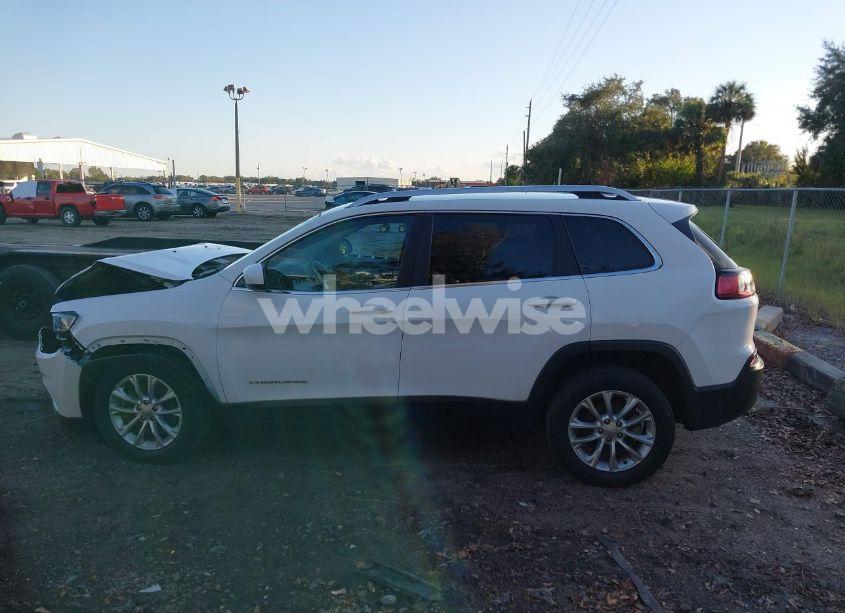 Photo 14 of 2019 Jeep Cherokee LATITUDE FWD (VIN 1C4PJLCB2KD444499)