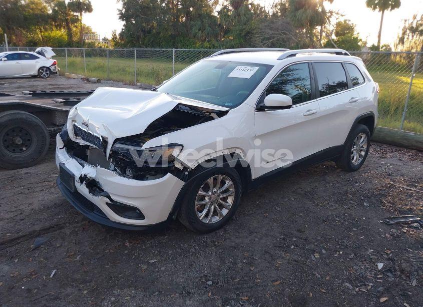 Photo 2 of 2019 Jeep Cherokee LATITUDE FWD (VIN 1C4PJLCB2KD444499)