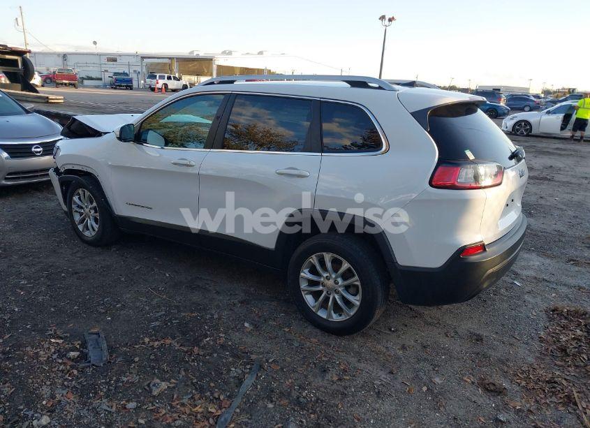 Photo 3 of 2019 Jeep Cherokee LATITUDE FWD (VIN 1C4PJLCB2KD444499)