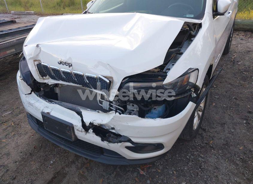 Photo 6 of 2019 Jeep Cherokee LATITUDE FWD (VIN 1C4PJLCB2KD444499)