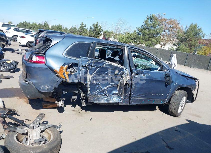 Photo 14 of 2019 Jeep Cherokee LATITUDE FWD (VIN 1C4PJLCB2KD454563)