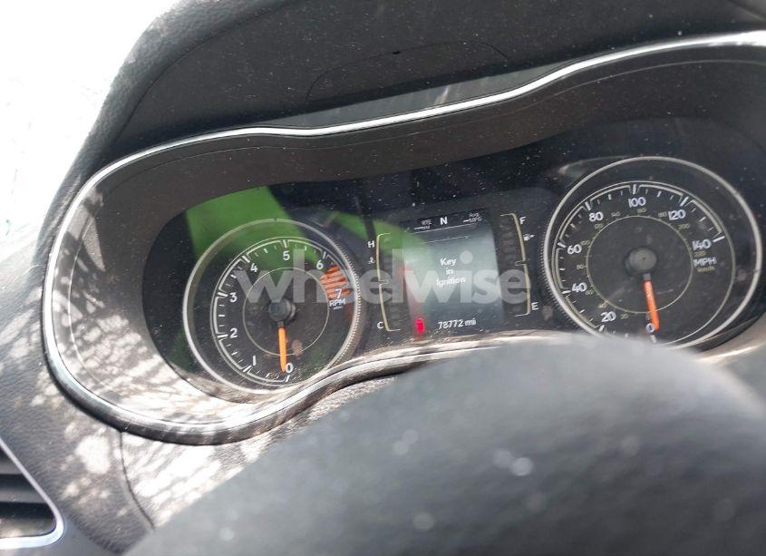 Photo 7 of 2019 Jeep Cherokee LATITUDE FWD (VIN 1C4PJLCB2KD454563)