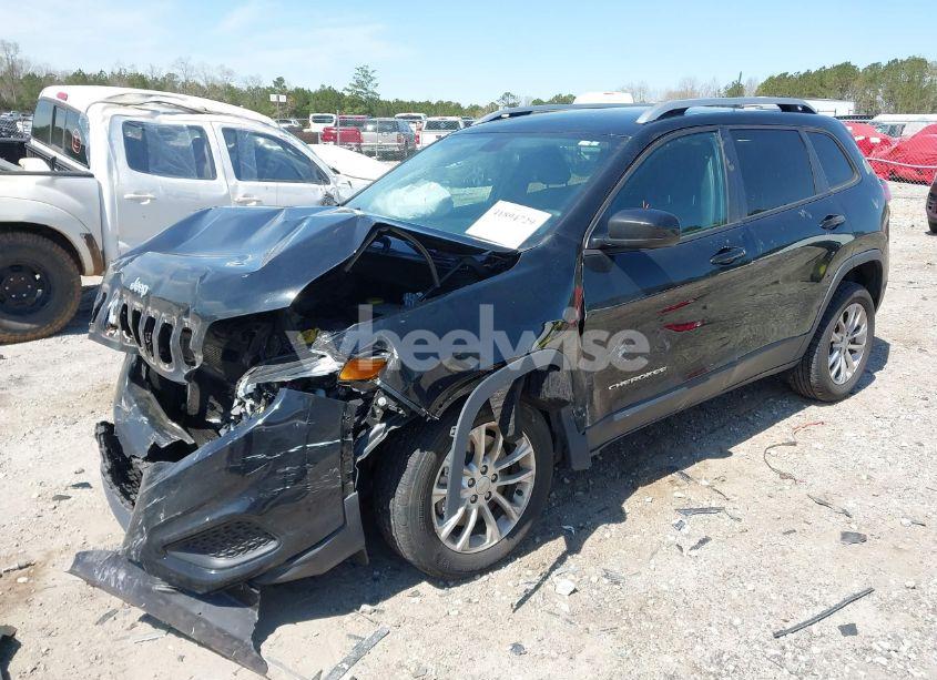 Photo 2 of 2020 Jeep Cherokee LATITUDE FWD (VIN 1C4PJLCB2LD581248)