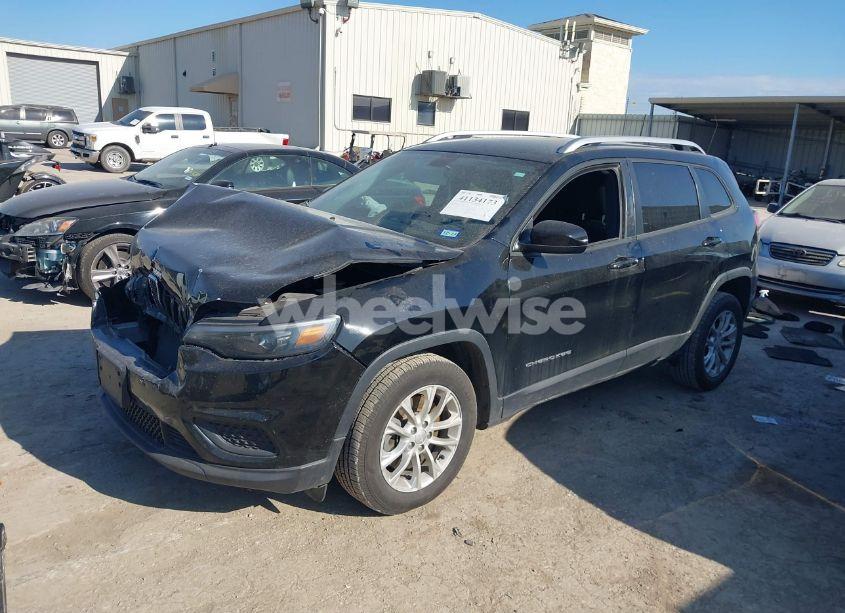Photo 2 of 2020 Jeep Cherokee LATITUDE FWD (VIN 1C4PJLCB2LD581539)