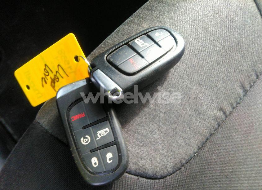 Photo 11 of 2014 Jeep Cherokee LATITUDE (VIN 1C4PJLCB3EW100608)