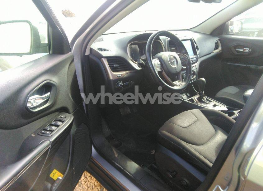 Photo 18 of 2014 Jeep Cherokee LATITUDE (VIN 1C4PJLCB3EW100608)