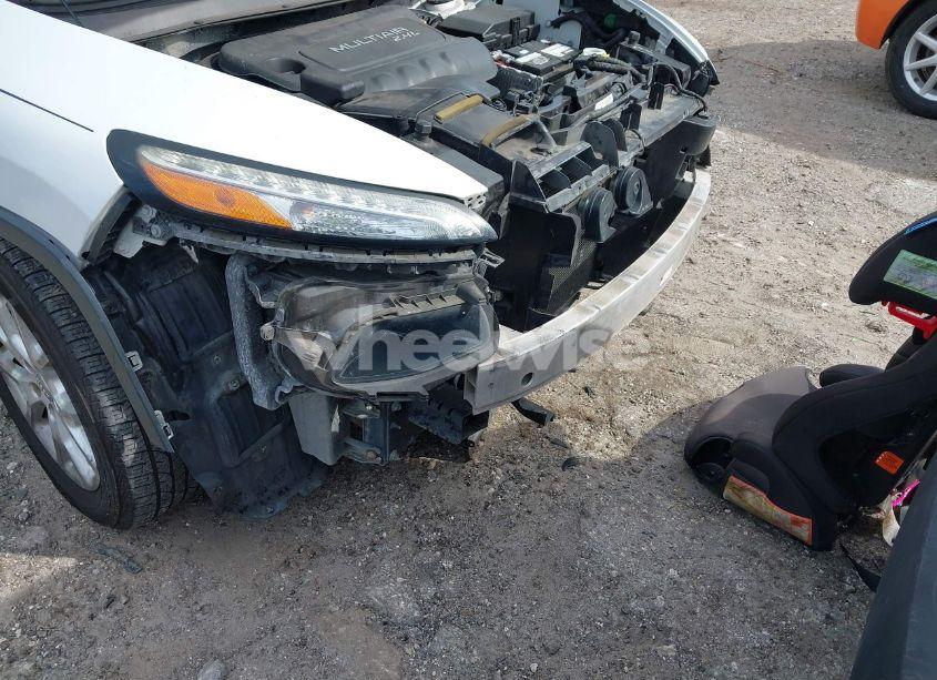 Photo 6 of 2014 Jeep Cherokee LATITUDE (VIN 1C4PJLCB3EW231862)