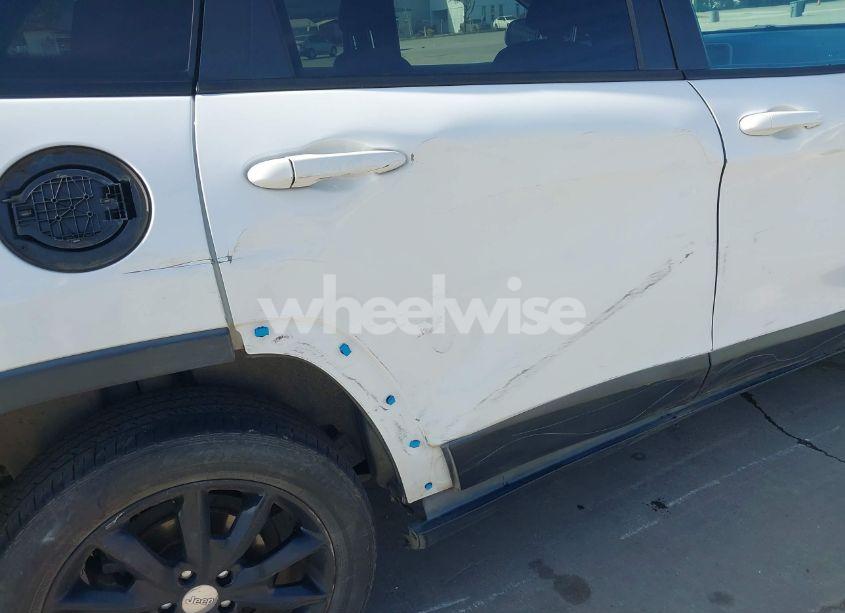 Photo 17 of 2014 Jeep Cherokee ALTITUDE (VIN 1C4PJLCB3EW302204)