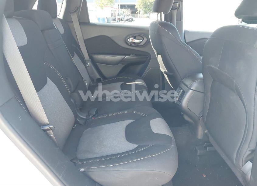 Photo 8 of 2014 Jeep Cherokee ALTITUDE (VIN 1C4PJLCB3EW302204)