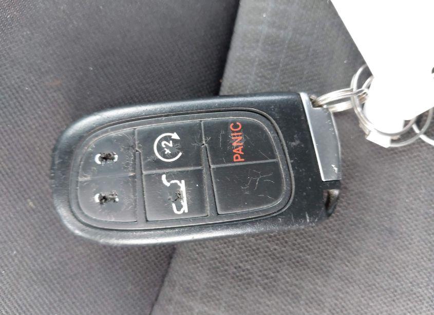 Photo 11 of 2015 Jeep Cherokee LATITUDE (VIN 1C4PJLCB3FW536828)