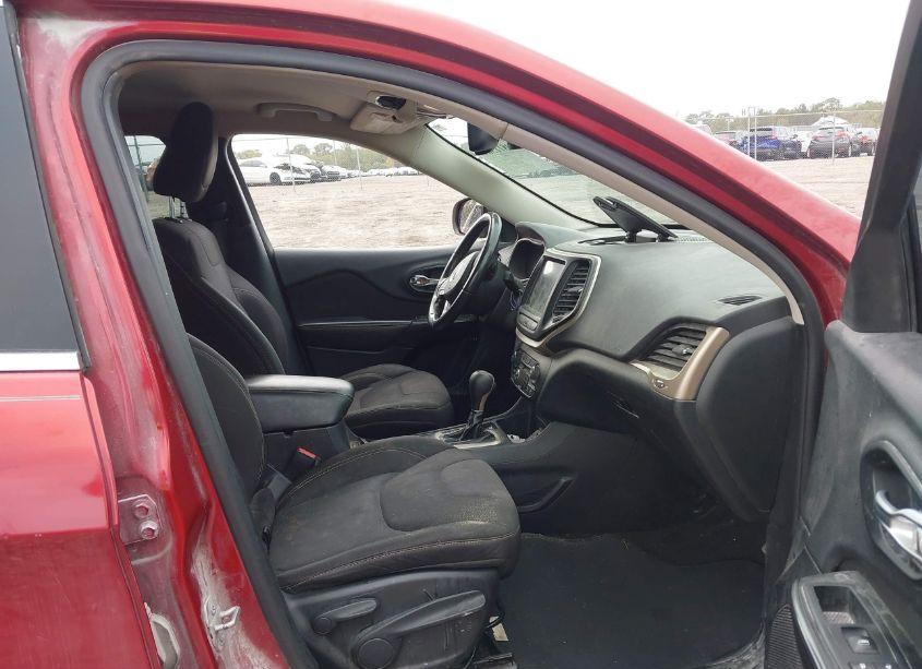 Photo 5 of 2015 Jeep Cherokee LATITUDE (VIN 1C4PJLCB3FW536828)