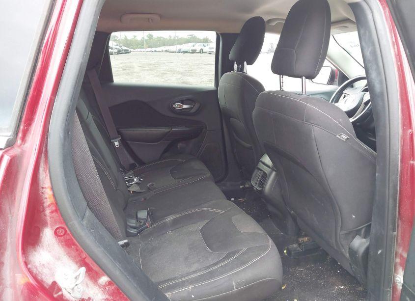 Photo 8 of 2015 Jeep Cherokee LATITUDE (VIN 1C4PJLCB3FW536828)