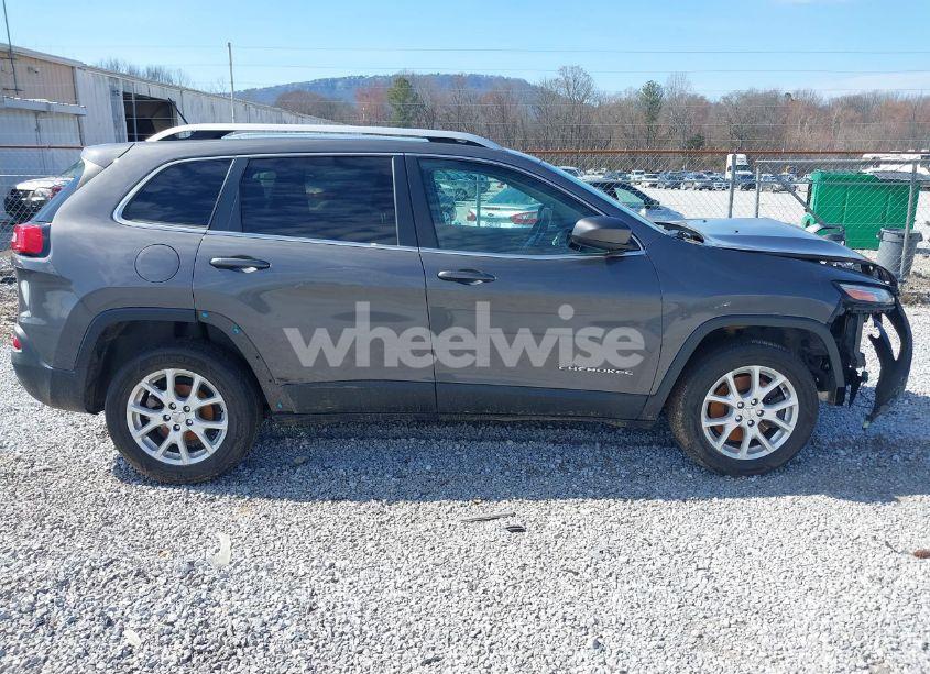 Photo 12 of 2015 Jeep Cherokee LATITUDE (VIN 1C4PJLCB3FW683893)