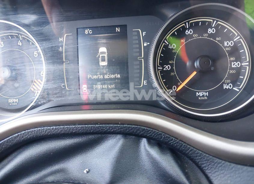 Photo 14 of 2015 Jeep Cherokee LATITUDE (VIN 1C4PJLCB3FW683893)