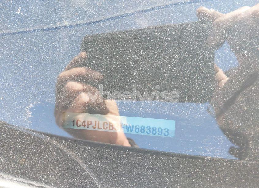 Photo 9 of 2015 Jeep Cherokee LATITUDE (VIN 1C4PJLCB3FW683893)