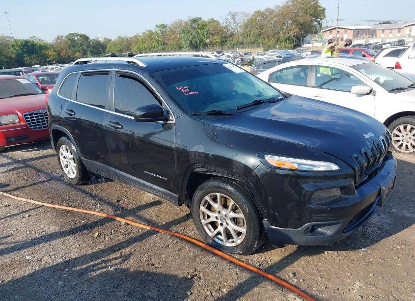 2015 Jeep Cherokee LATITUDE (VIN 1C4PJLCB3FW706802) main photo