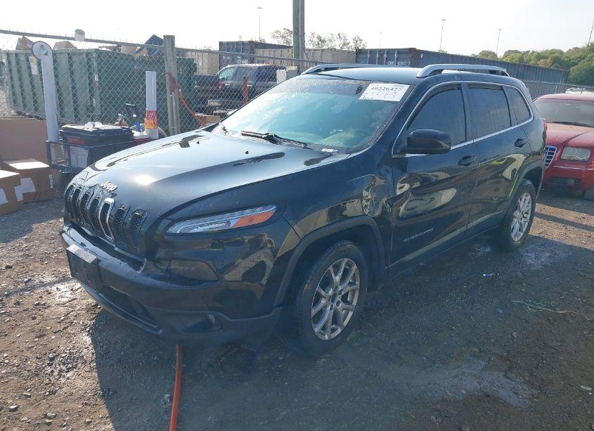 Photo 2 of 2015 Jeep Cherokee LATITUDE (VIN 1C4PJLCB3FW706802)