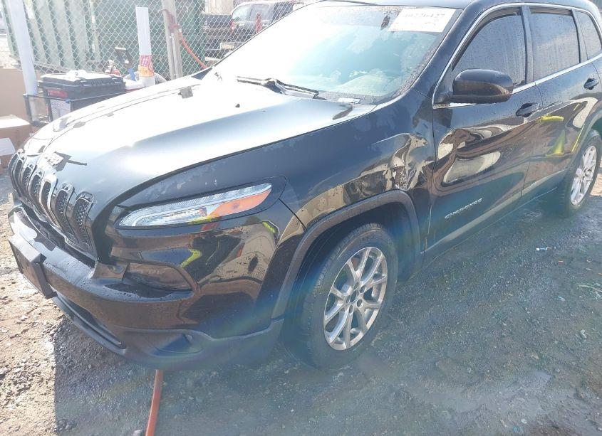 Photo 6 of 2015 Jeep Cherokee LATITUDE (VIN 1C4PJLCB3FW706802)