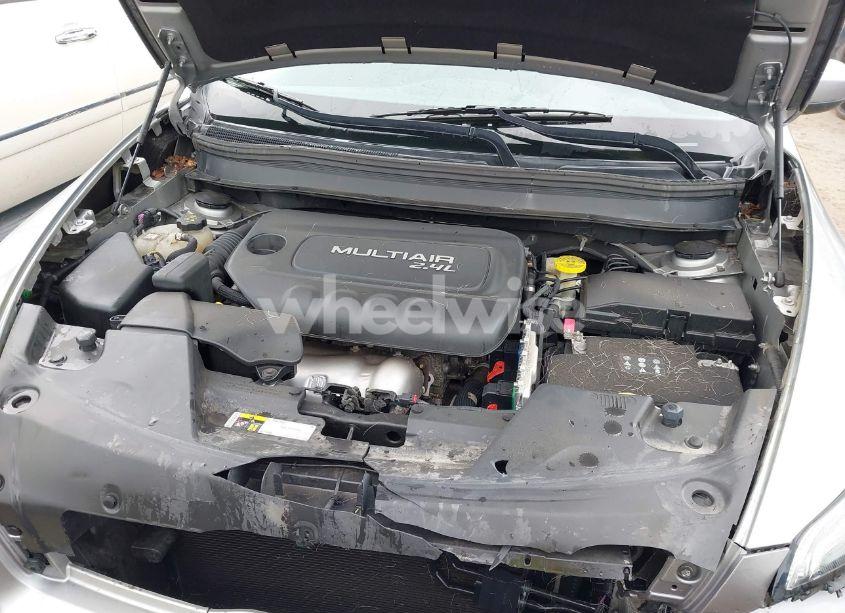 Photo 10 of 2015 Jeep Cherokee LATITUDE (VIN 1C4PJLCB3FW791396)