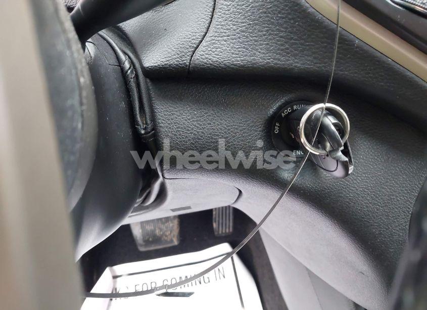 Photo 11 of 2015 Jeep Cherokee LATITUDE (VIN 1C4PJLCB3FW791396)