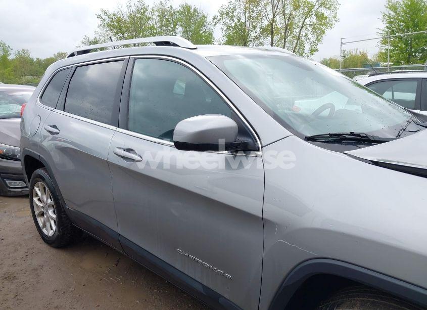 Photo 14 of 2015 Jeep Cherokee LATITUDE (VIN 1C4PJLCB3FW791396)