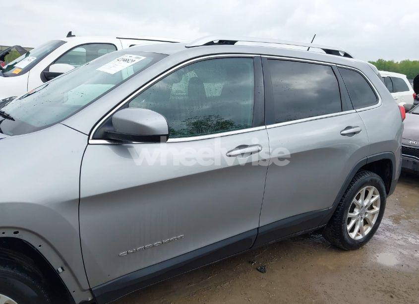 Photo 15 of 2015 Jeep Cherokee LATITUDE (VIN 1C4PJLCB3FW791396)