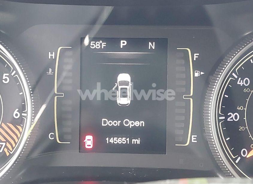 Photo 16 of 2015 Jeep Cherokee LATITUDE (VIN 1C4PJLCB3FW791396)