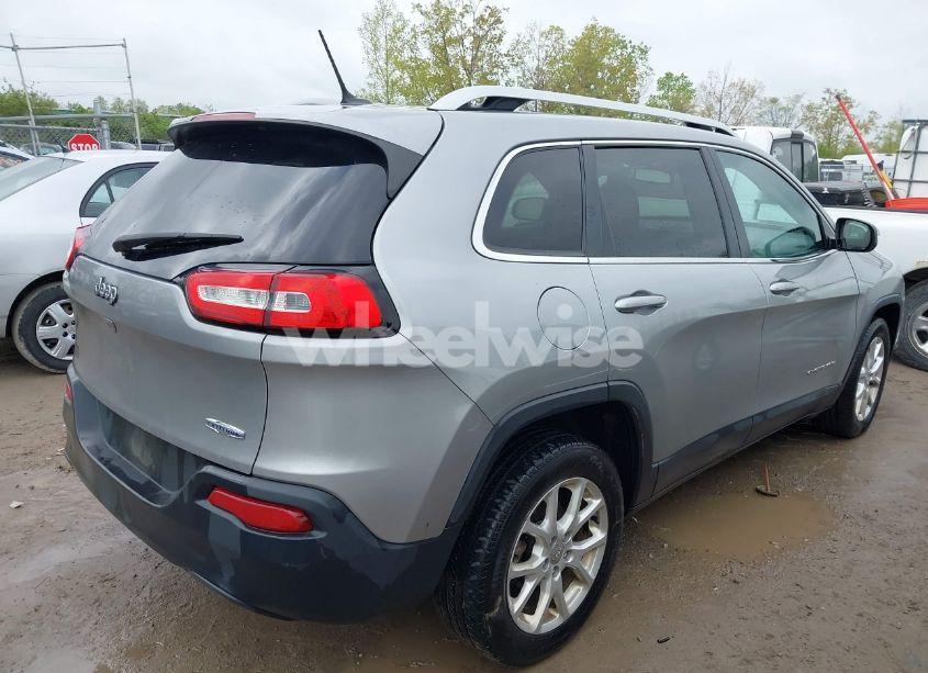 Photo 4 of 2015 Jeep Cherokee LATITUDE (VIN 1C4PJLCB3FW791396)