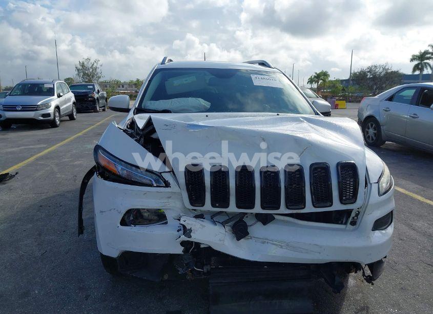 Photo 6 of 2016 Jeep Cherokee LATITUDE (VIN 1C4PJLCB3GW135247)